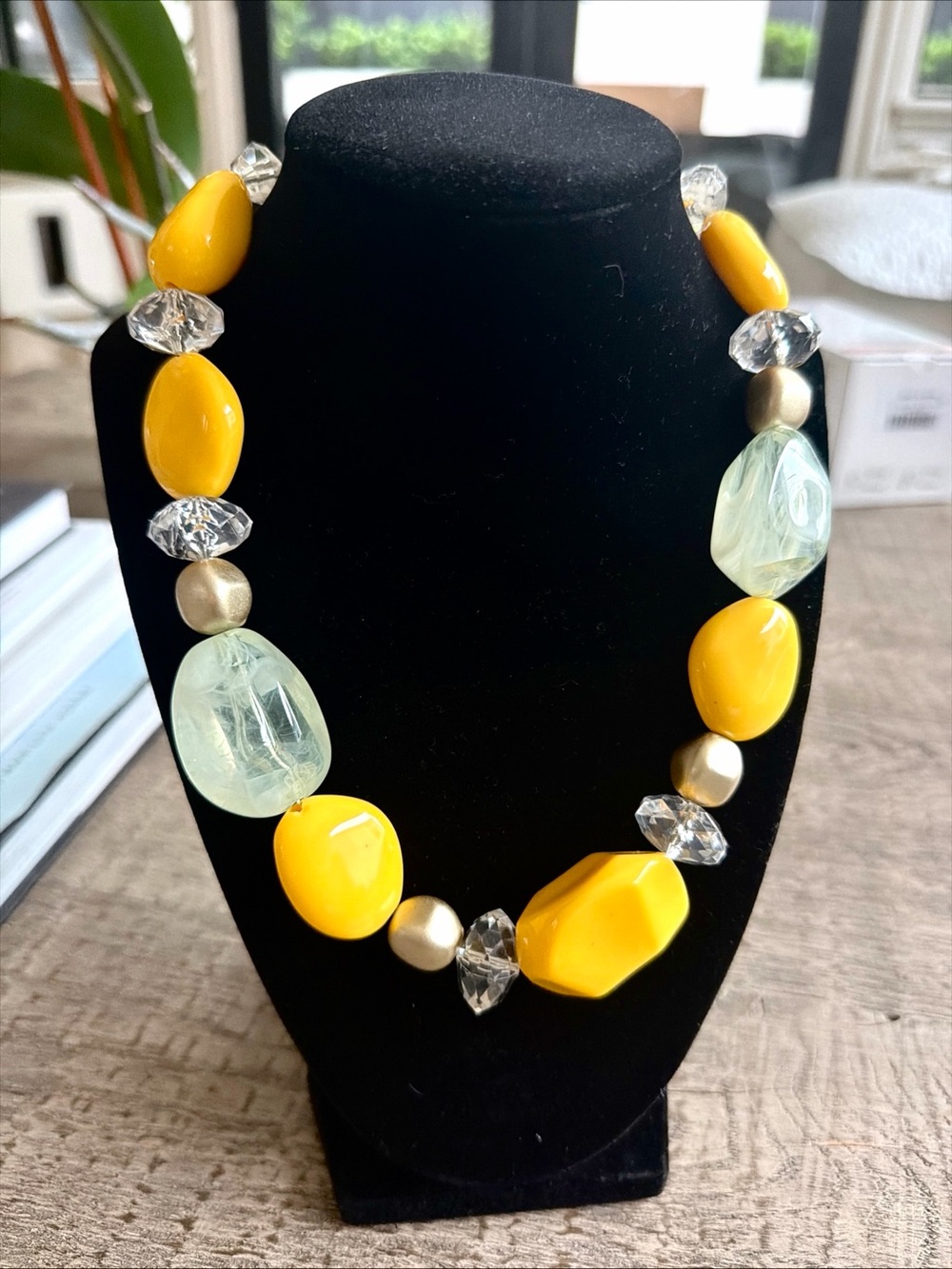 Vintage Chunky lucite Acrylic Bead Necklace Clear And Yellow Faceted Statement